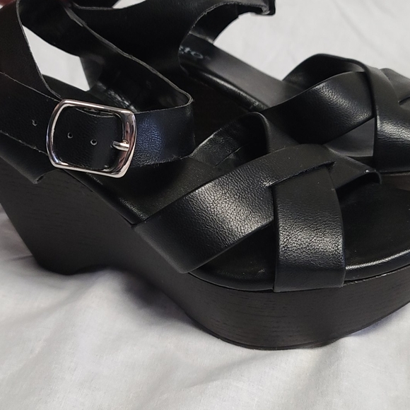 black wedge sandals size 5